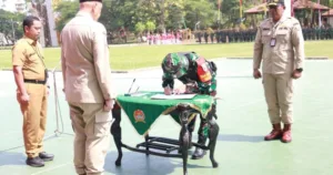 Pj Bupati memimpin Upacara